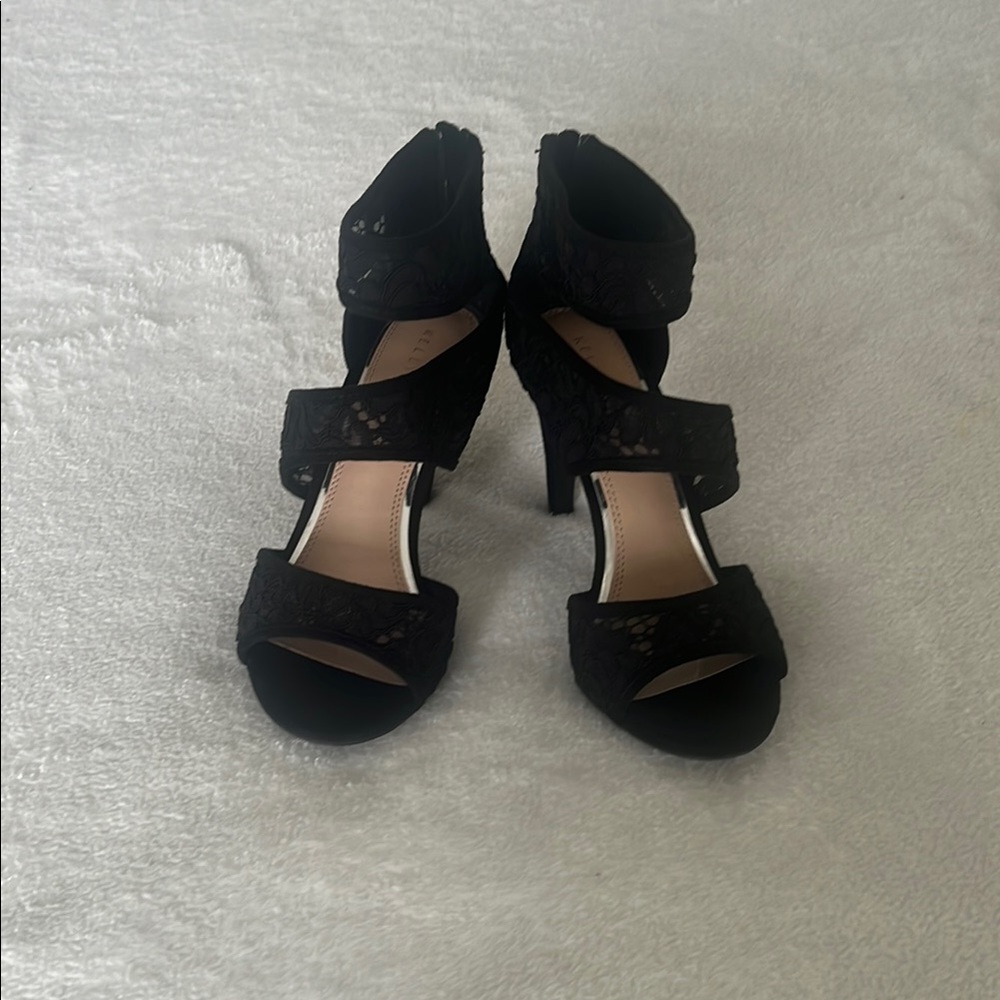 Elegant Black Lace Women's Heels